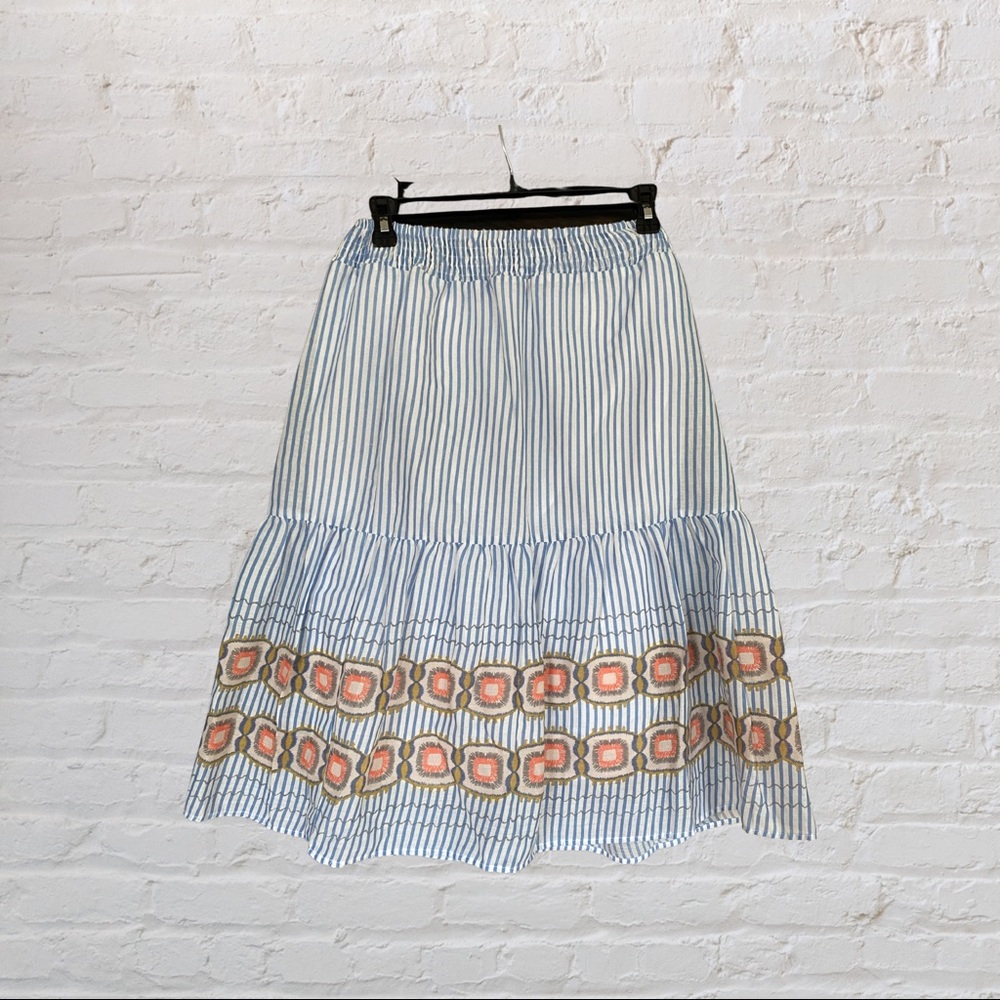 A Calin below the knee skirt